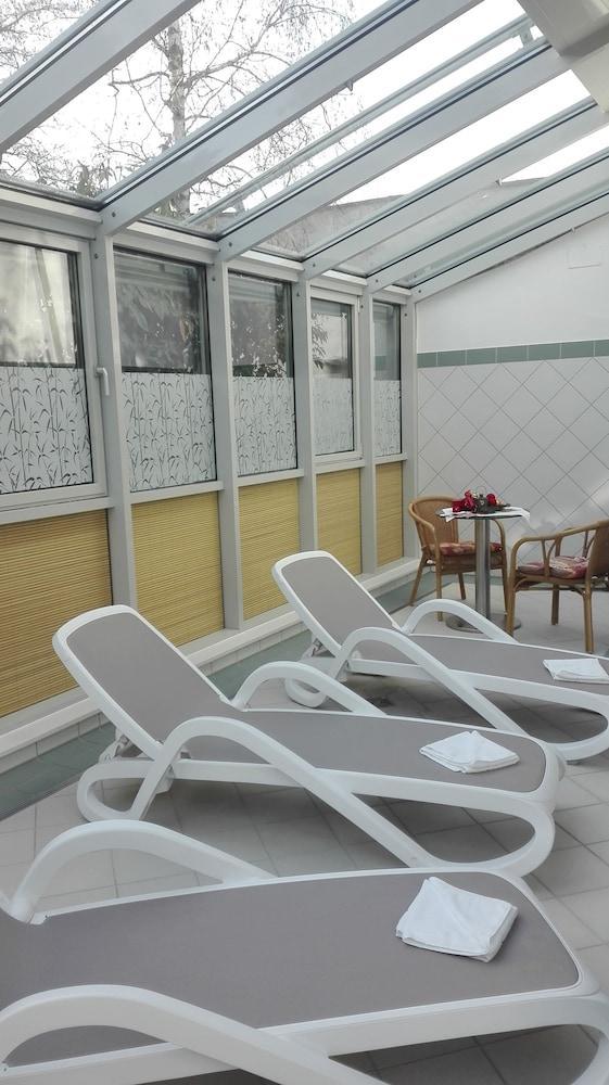 Hotel Schloss Schweinsburg Neukirchen-Pleisse Ngoại thất bức ảnh