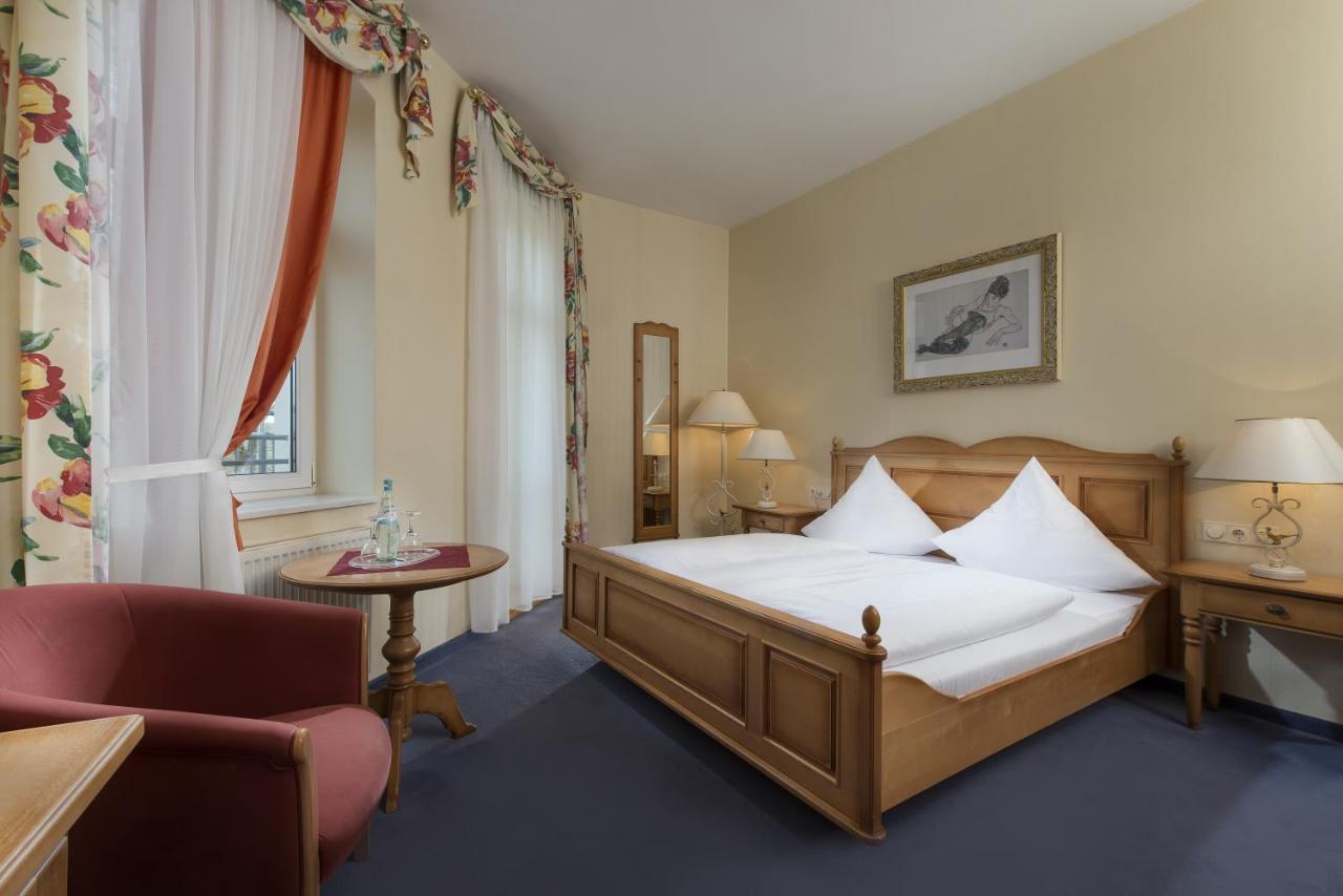 Hotel Schloss Schweinsburg Neukirchen-Pleisse Ngoại thất bức ảnh