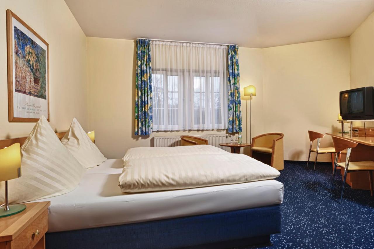 Hotel Schloss Schweinsburg Neukirchen-Pleisse Ngoại thất bức ảnh