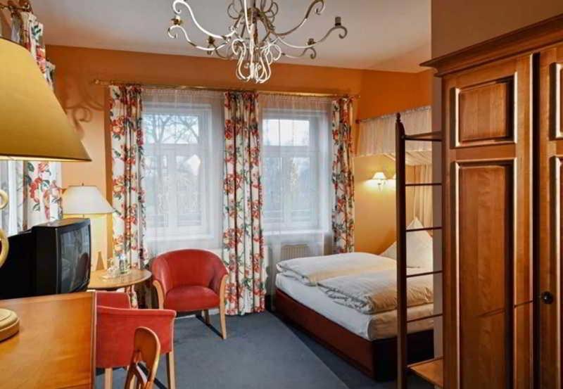 Hotel Schloss Schweinsburg Neukirchen-Pleisse Phòng bức ảnh