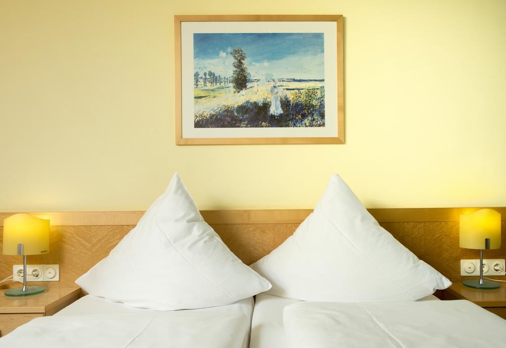 Hotel Schloss Schweinsburg Neukirchen-Pleisse Phòng bức ảnh
